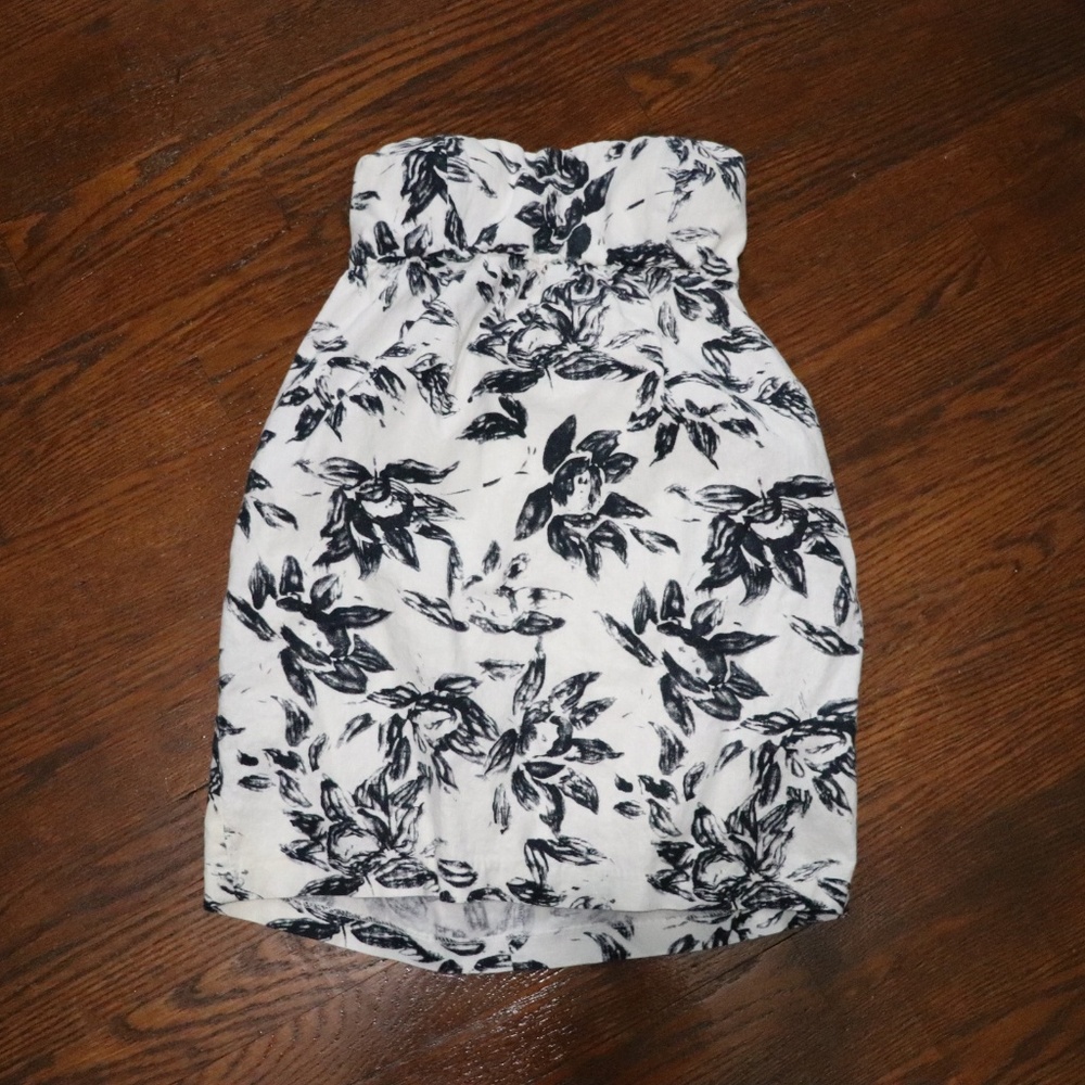 Floral strapless dress